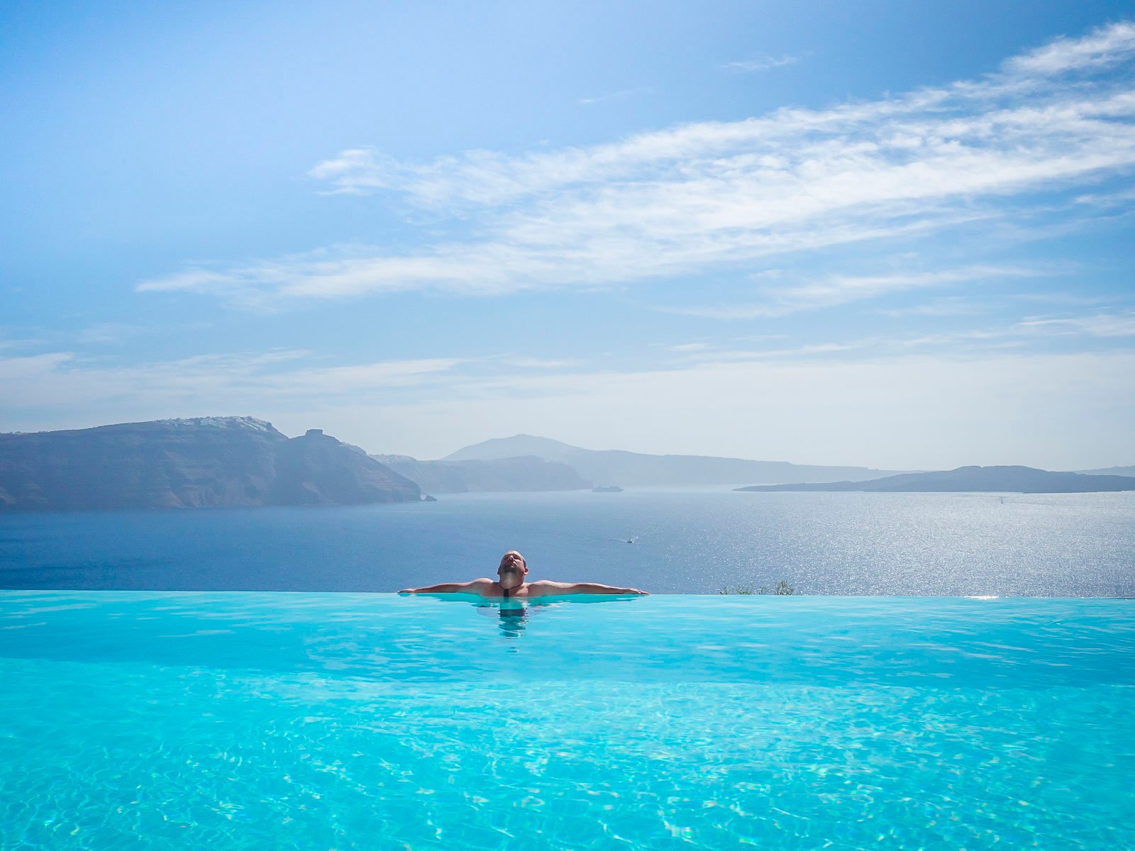 Where to Stay in Santorini: Best Hotels and Towns for 2022