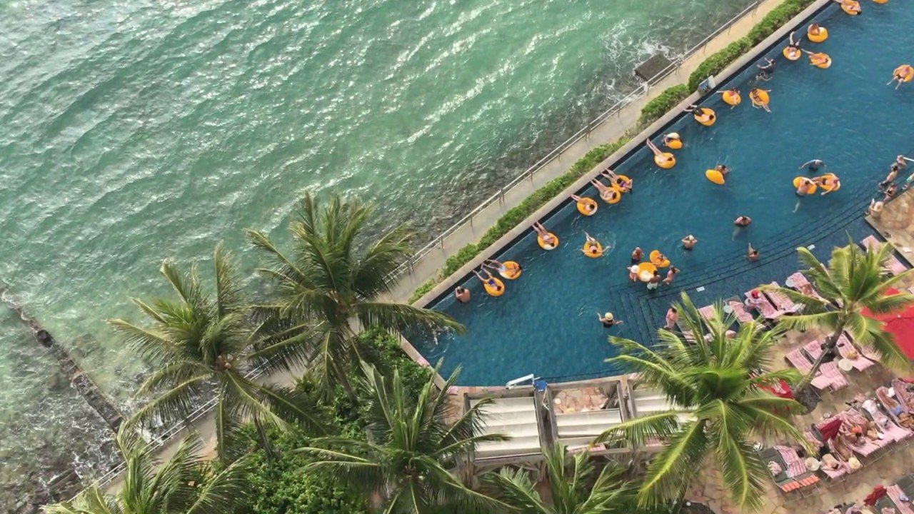 Best Waikiki Beachfront Hotels | Expedia Viewfinder Travel Blog